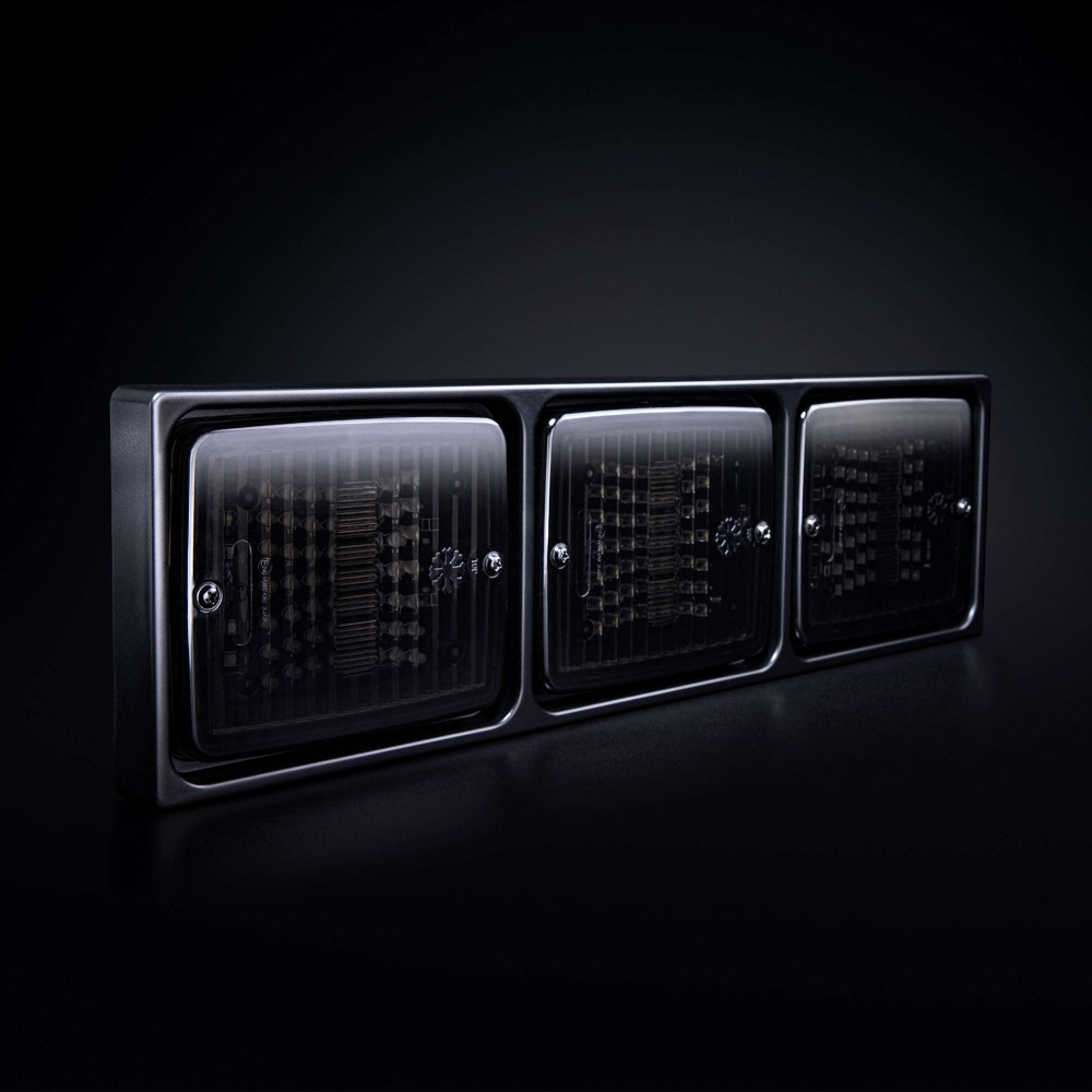 Strands Ize LED Frame 3x square